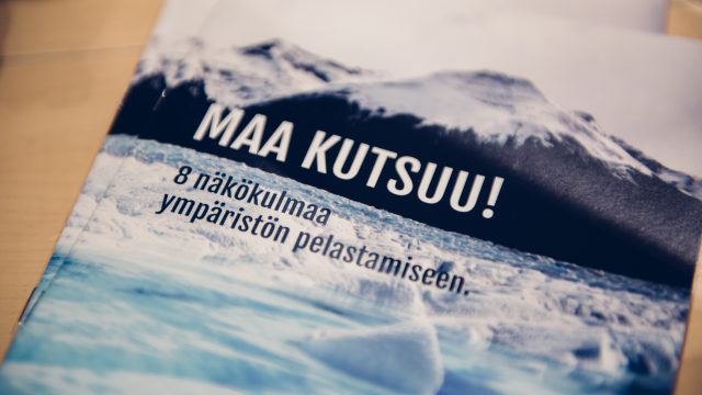 Kuvituskuva: ”Maa kutsuu!” Kokoomusnuorten ympäristöpoliittinen pamfletti julkaistu!