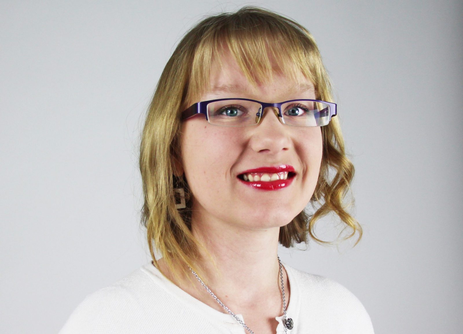 Laura Sviili aloittaa Kokoomusnuorten järjestökoordinaattorina Helsingissä