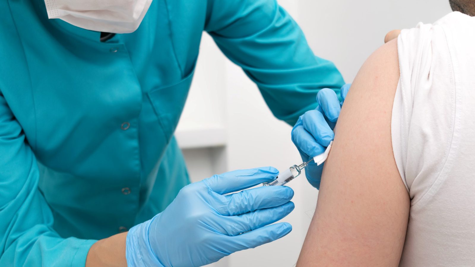 Kokoomusnuoret: Kaikki vaalitoimitsijat rokotettava ennen vaaleja