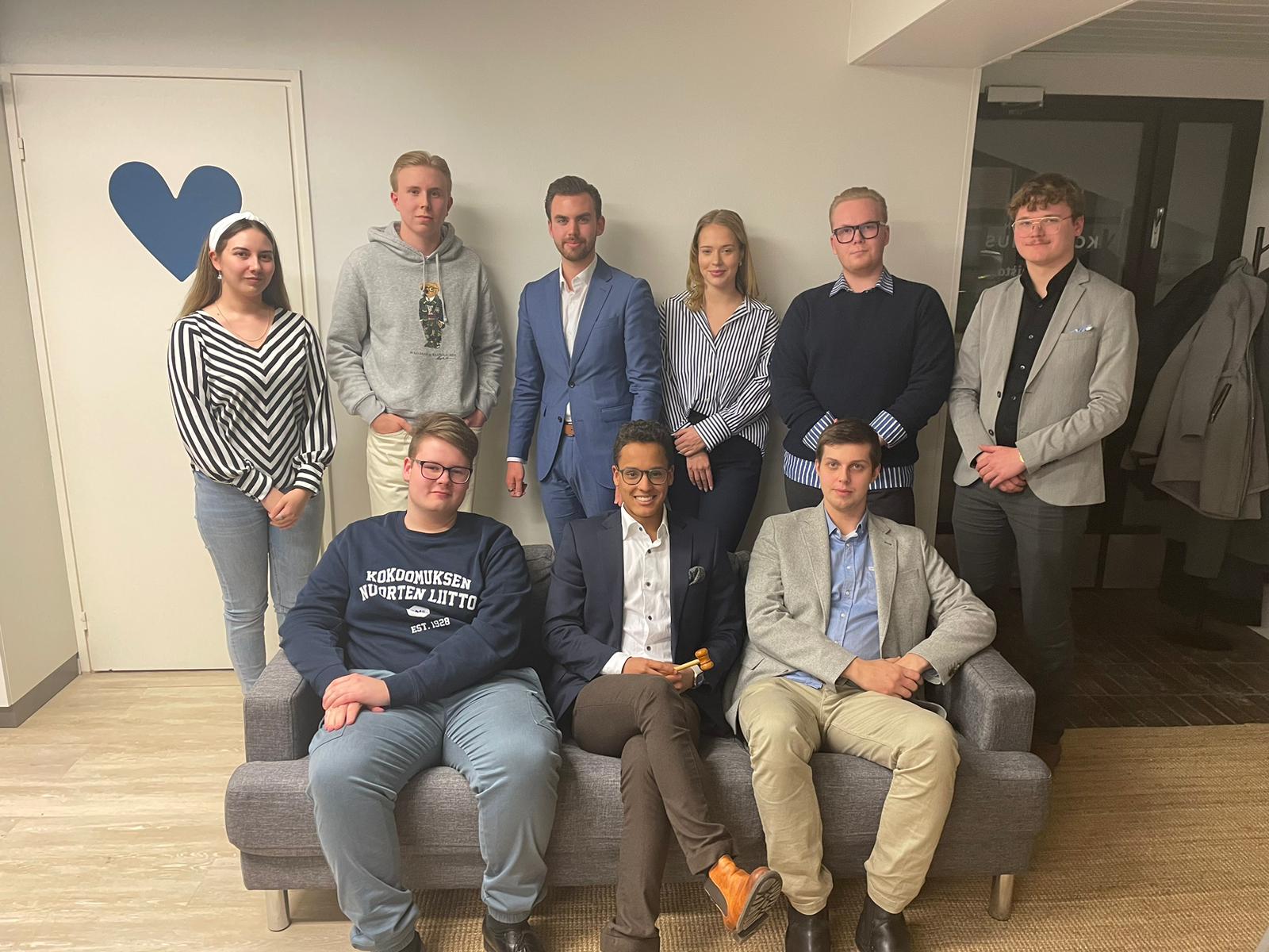 Frans Koivula jatkaa Pohjanmaan Kokoomusnuorten puheenjohtajana